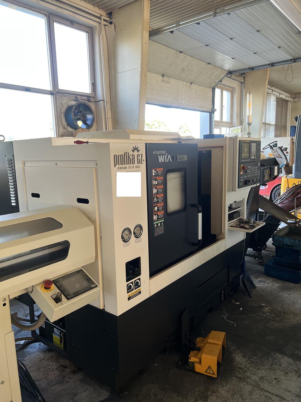 Tour cnc Hyundai E160A Faible nombre d'heures