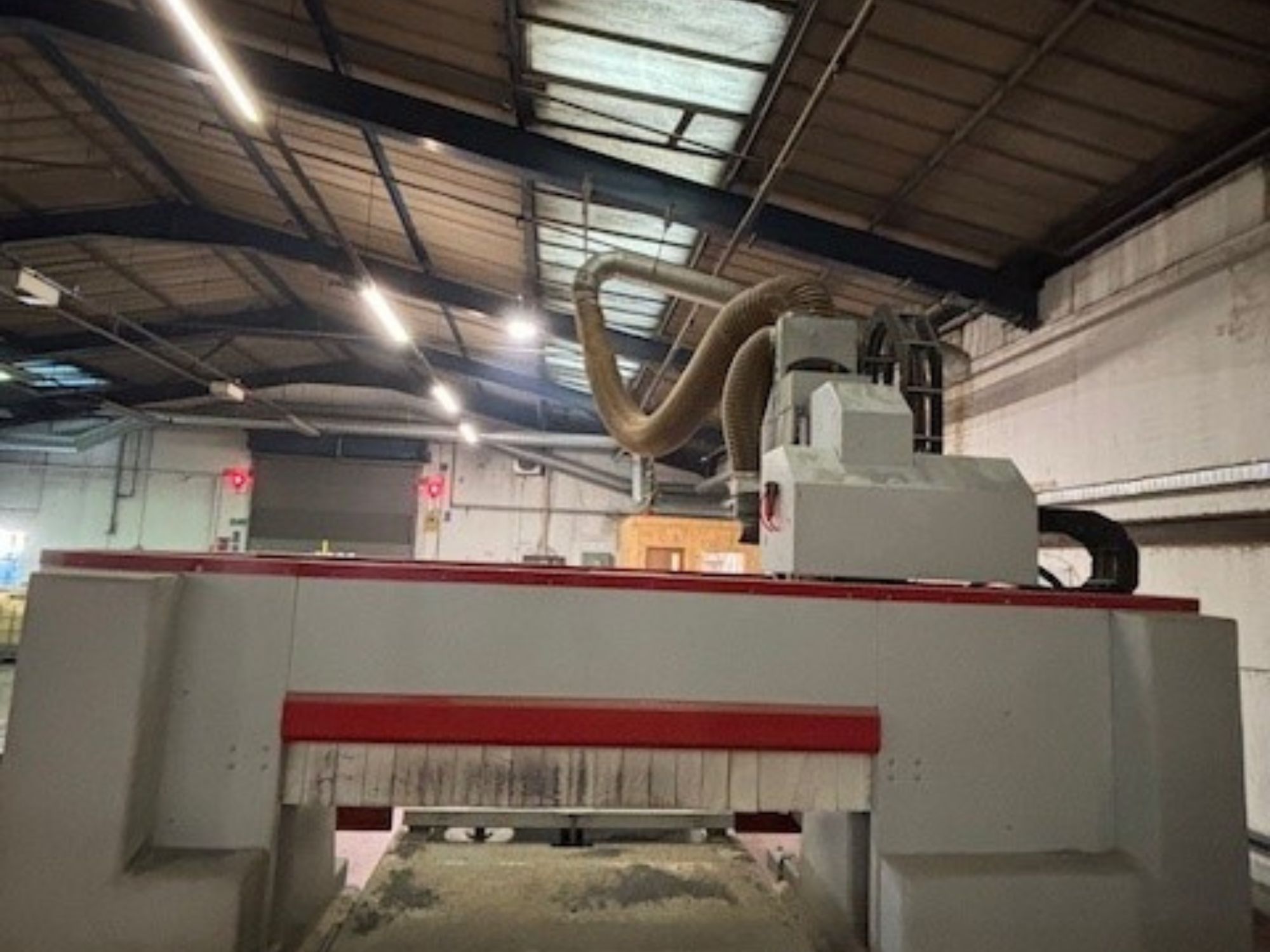 Centre d'usinage CNC 5 axes pour le bois COSMEC CONQUEST 515/13 5 AXIS