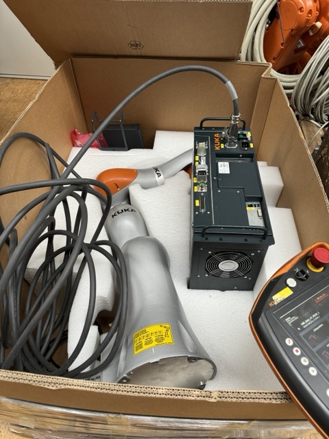 Cobot Robot Kuka KUKA Robot léger Cobot iiwa 14 R820 Armoire Sunrise neuve/OVP