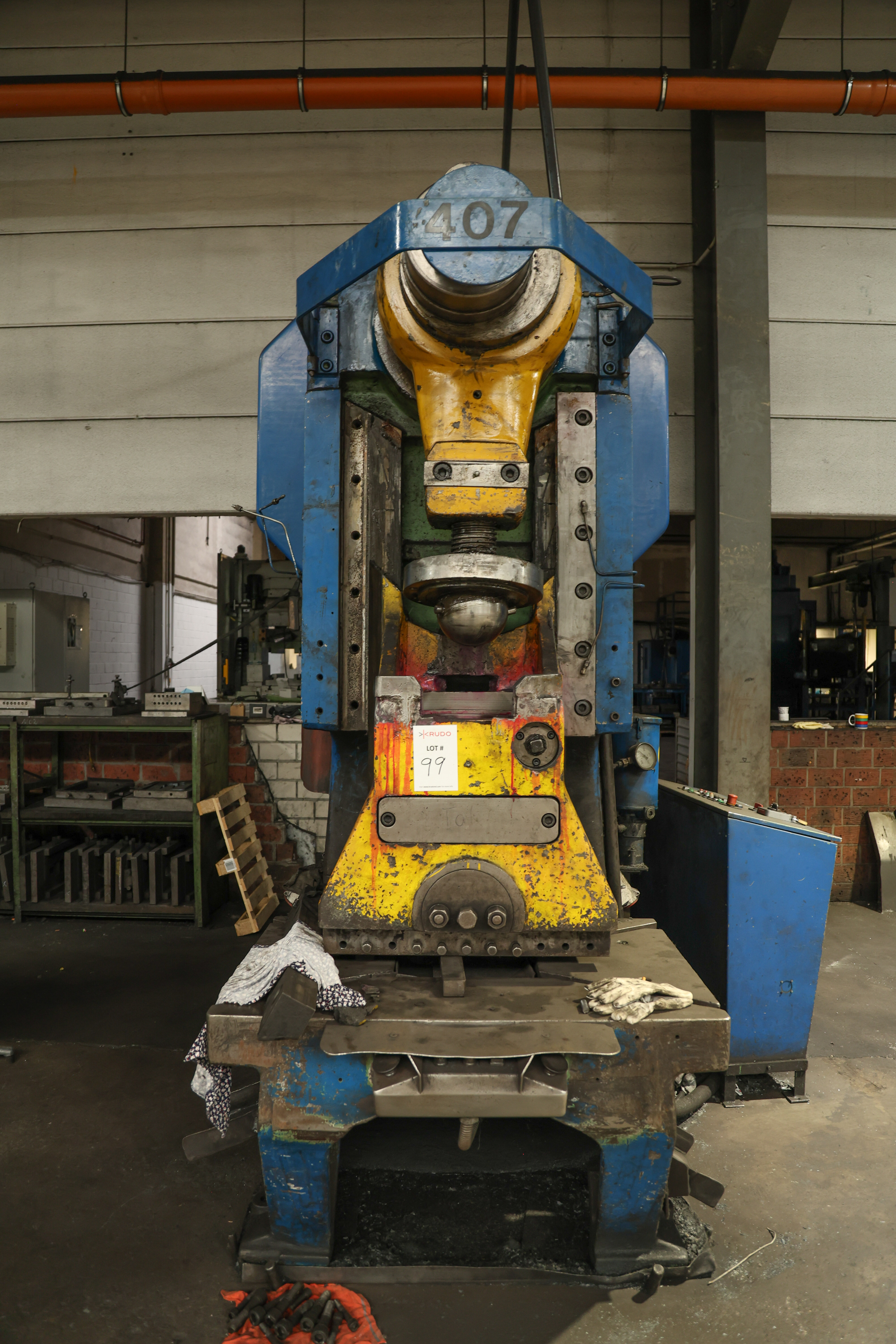 Presse d’ébavurage Paul Müller EXP 200 R