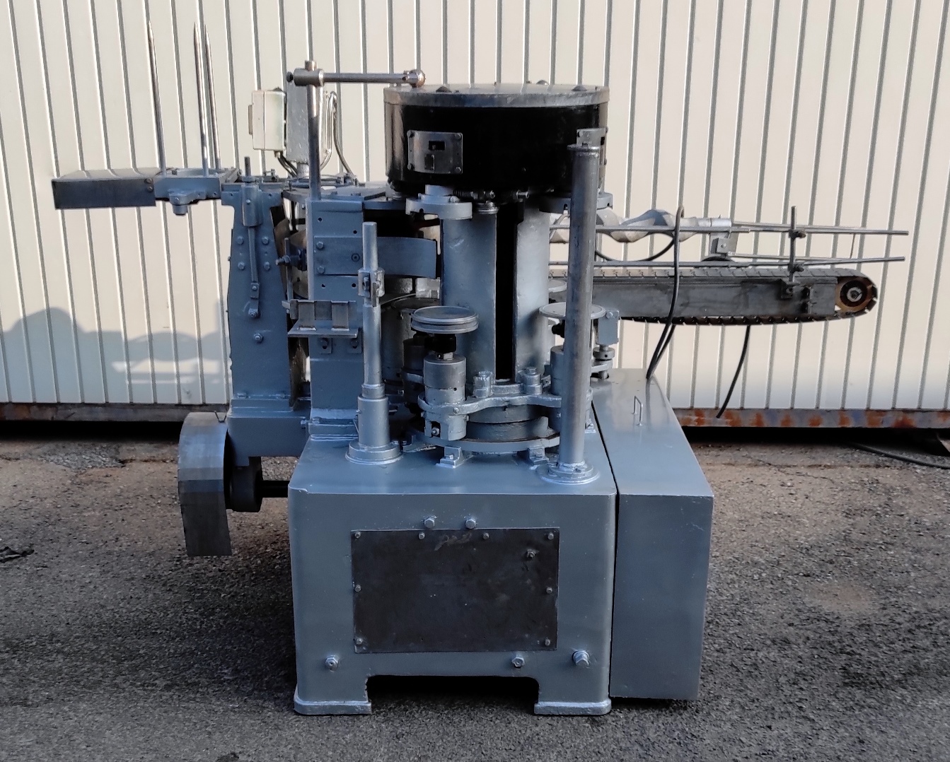 SERTISSEUSE AUTOMATIQUE RIVERA POUR BOÎTES DE 3KG ET 5KG