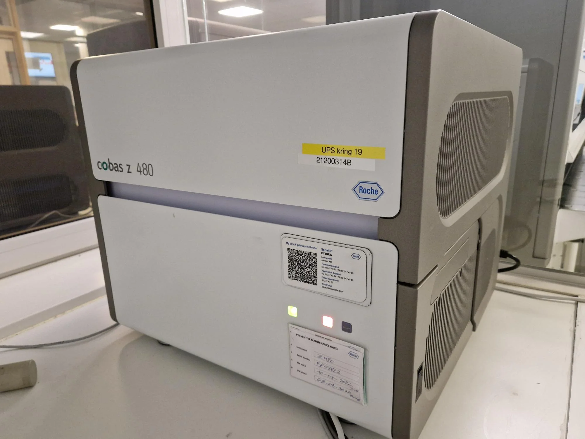 Équipement de laboratoire ROCHE Cobas 4800