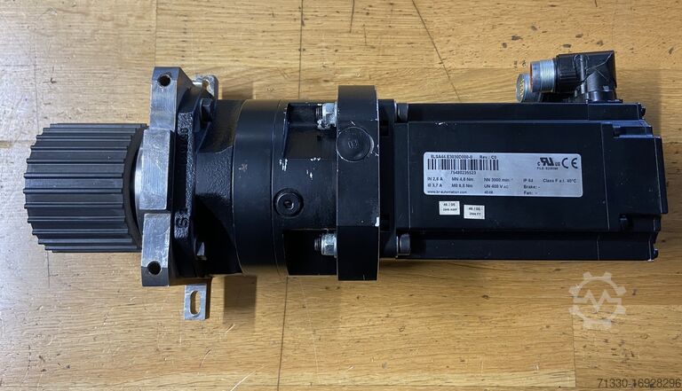 Servo motor B&R 8LSA44.E3030D000-0