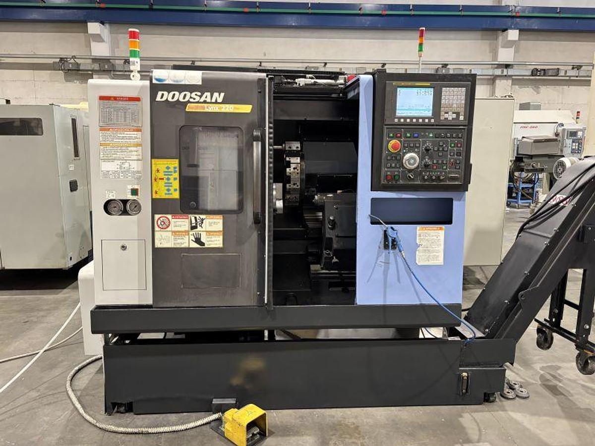 Tour cnc avec outils fixes DOOSAN LYNX 220 d'occasion