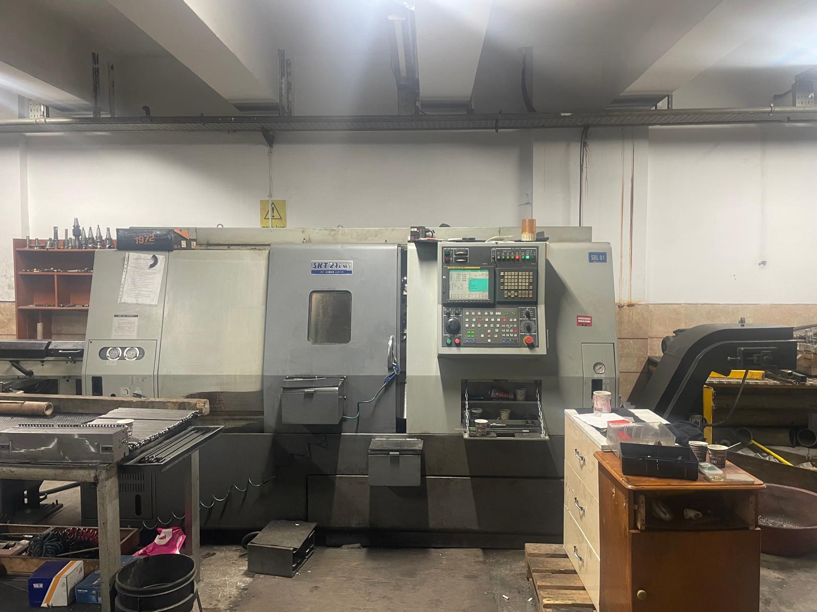 Tour cnc Hyundai SKT 21 LMS