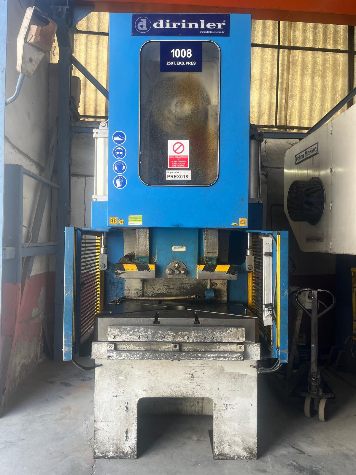 Presse excentrique Dirinler 250 Ton