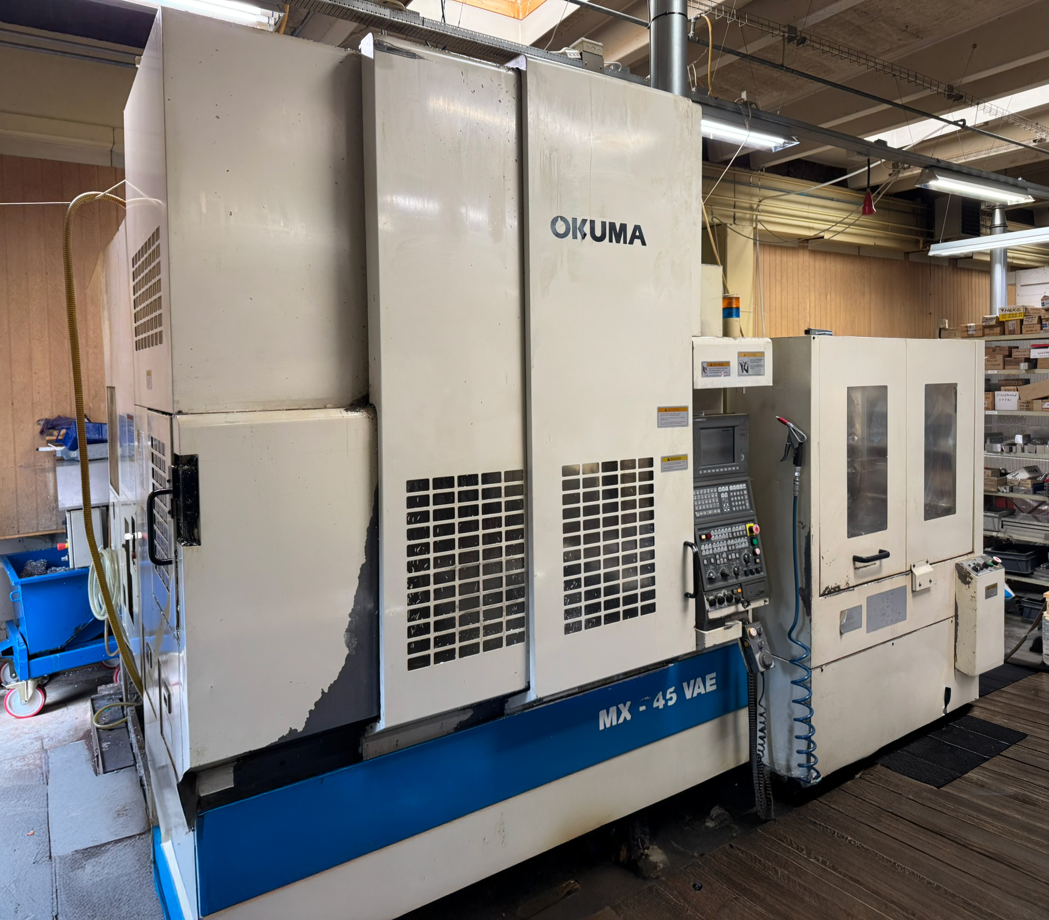 Centre d'usinage vertical Okuma MX45 VAE Faible nombre d'heures
