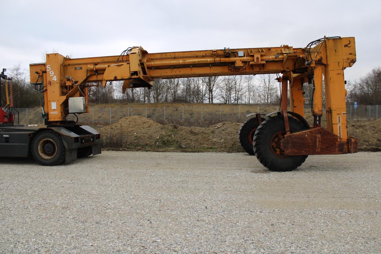 Machine de manutention SISU 20-40”