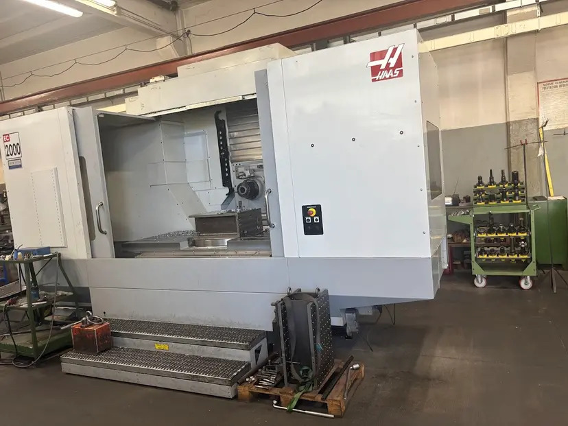 Centre d'usinage horizontal HAAS EC2000 d'occasion