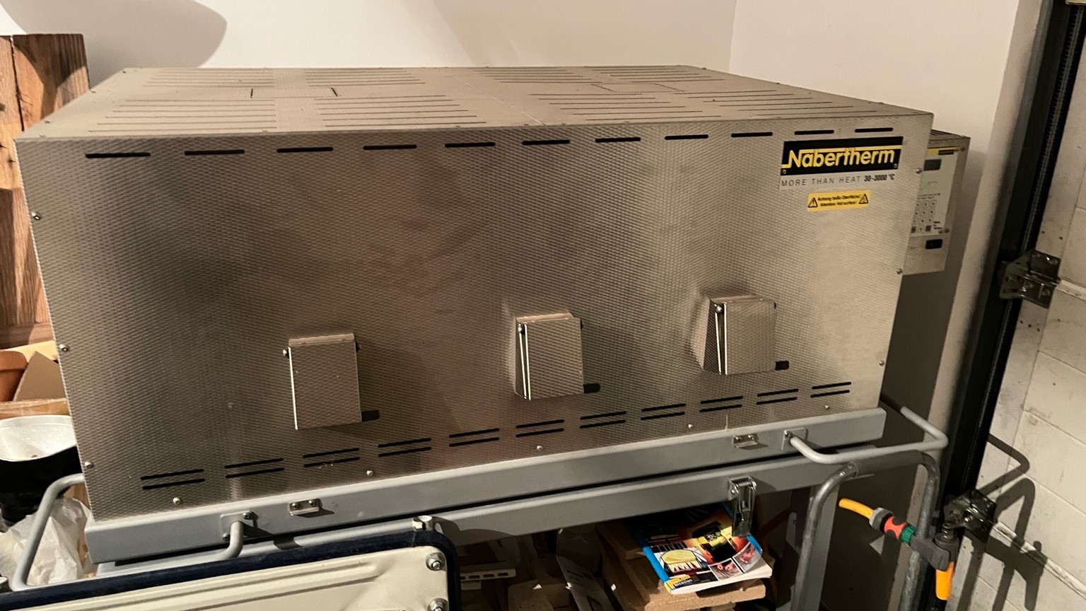 FOUR FUSING NABERTHERM F190 de 2016 + STOCK VERRE & MOULES