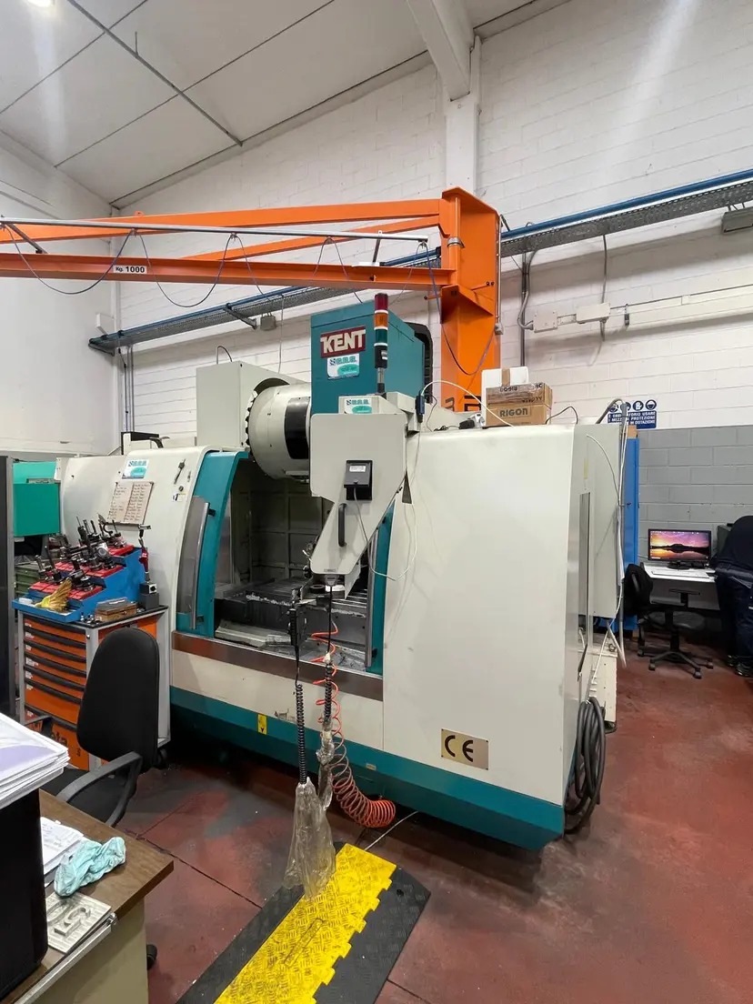 Centre d'usinage vertical KENT KMV 10 d'occasion
