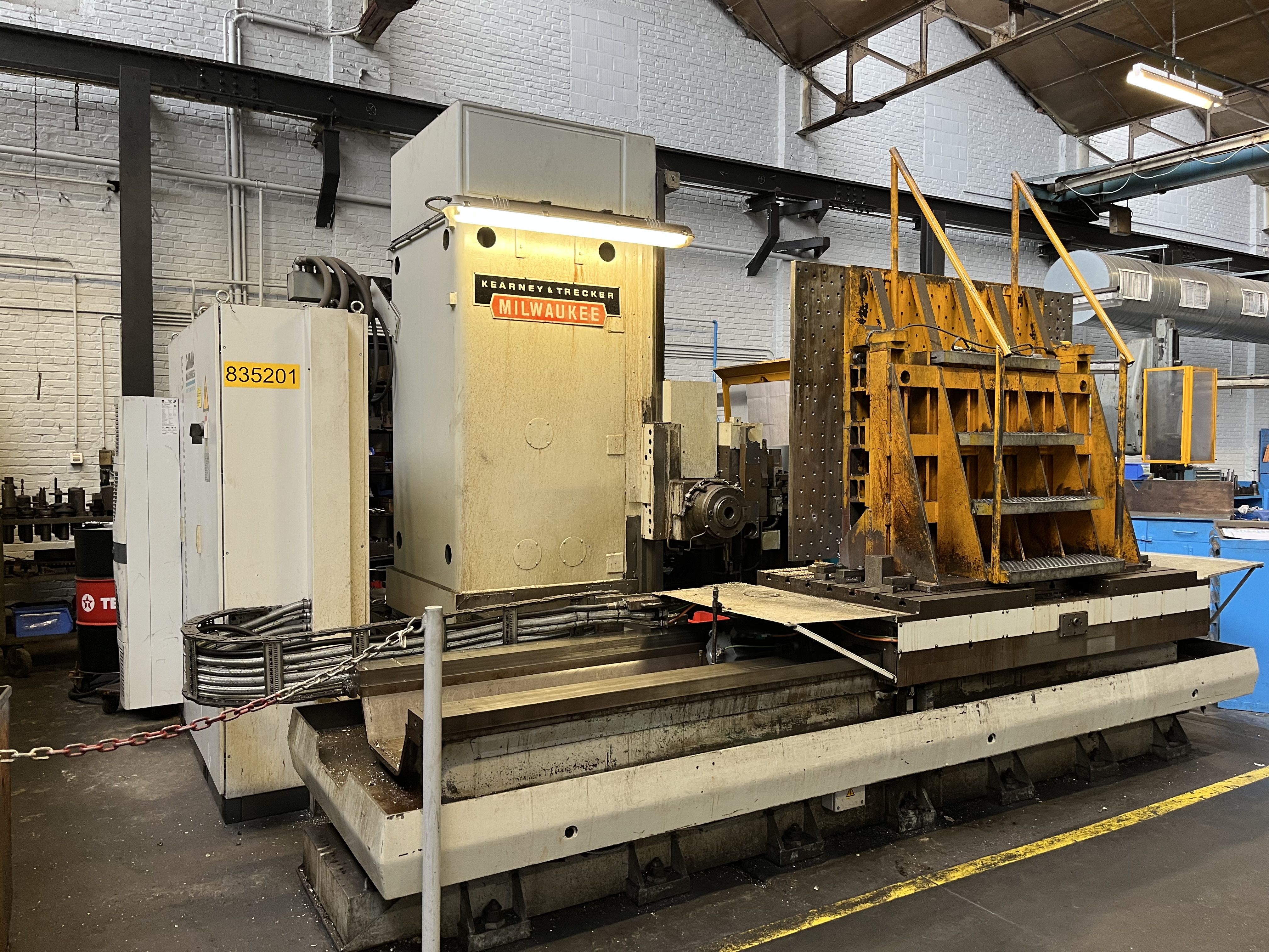 Aléseuse à montant fixe CNC KEARNEY & TRECKER MODU LINE