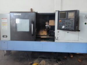 Tour cnc avec outils fixes DOOSAN 240 C d'occasion