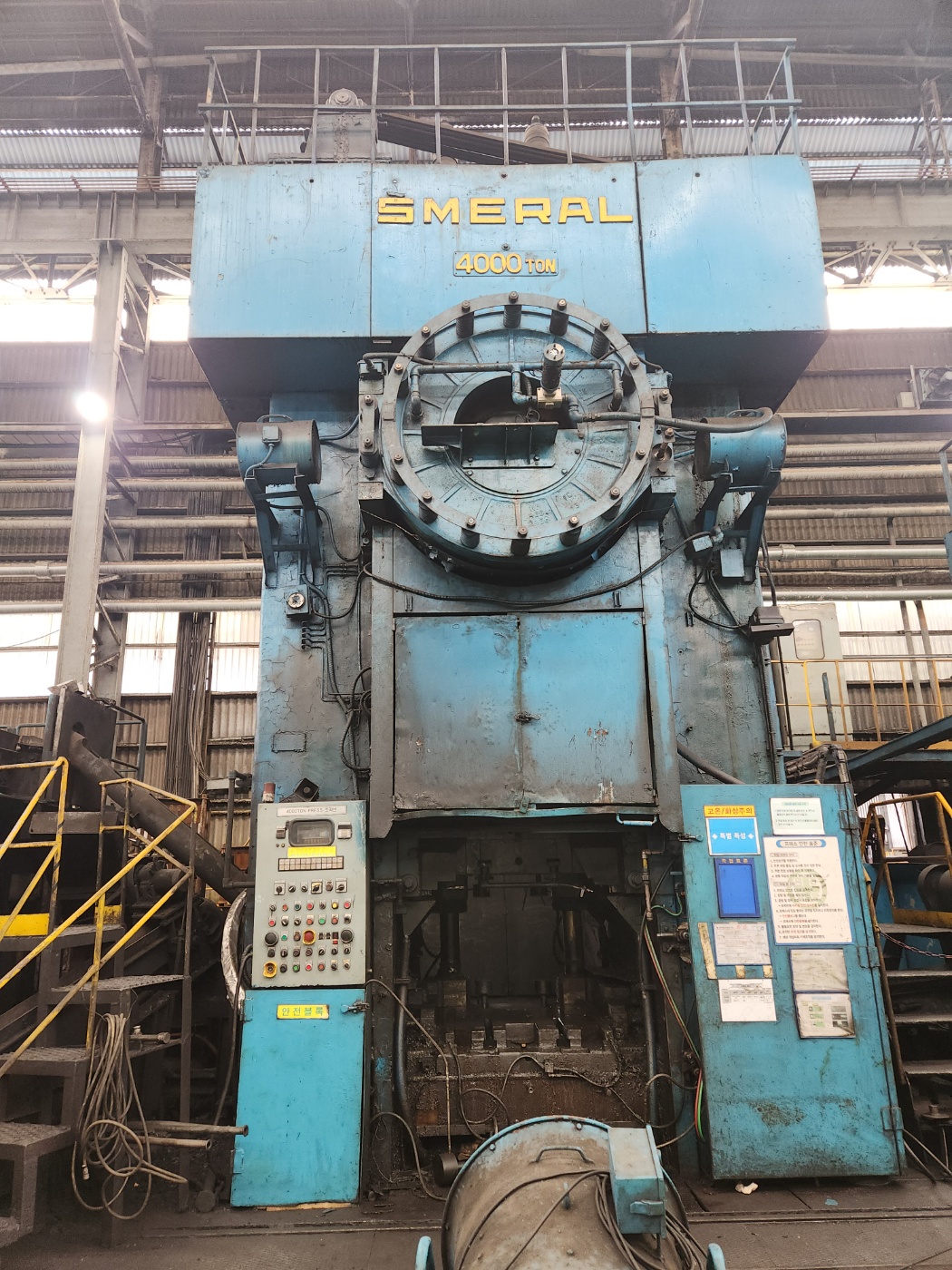 Presse plieuse Smeral 4000 ton