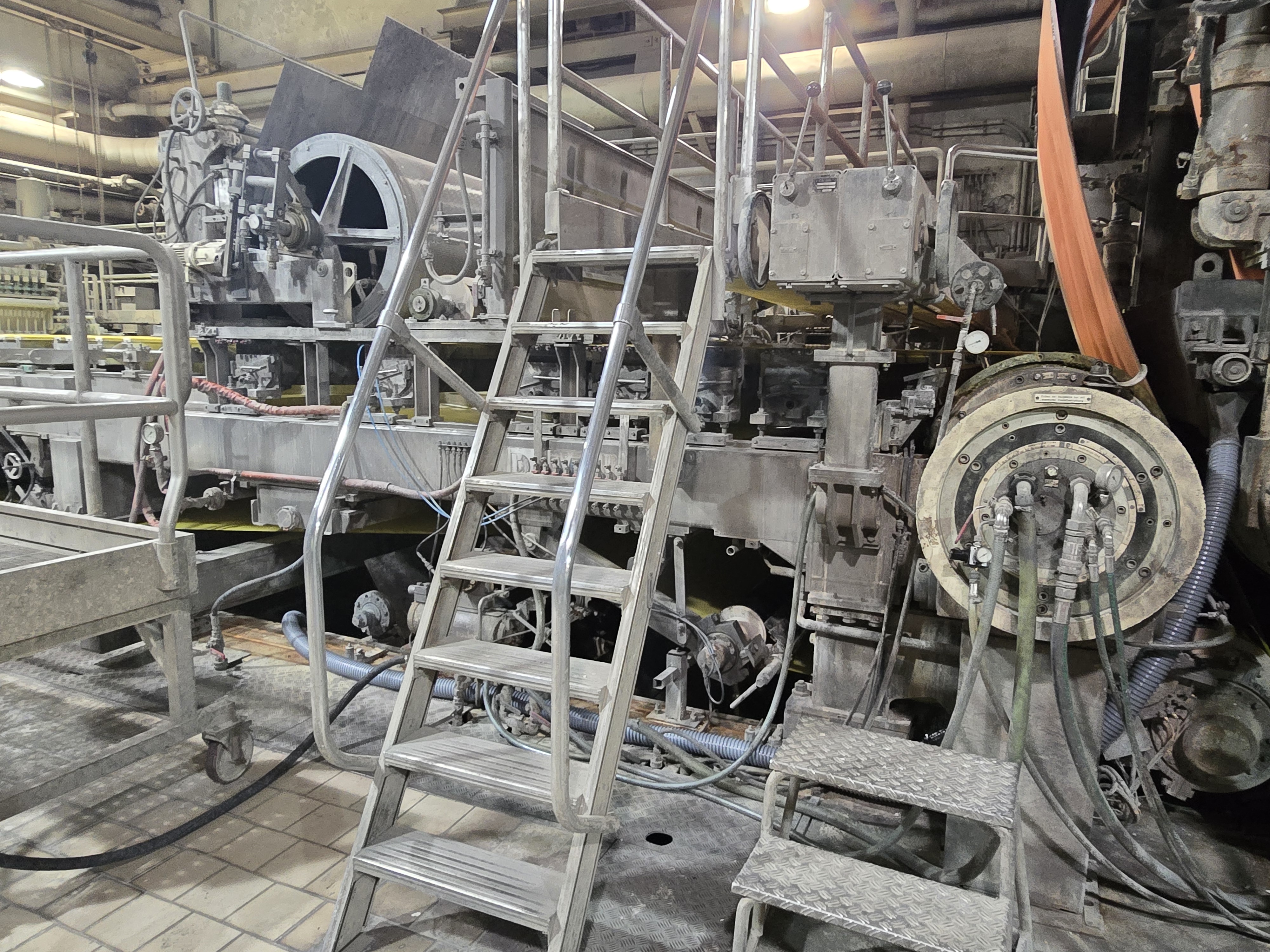 Machine à papier de 2 650 mm, 40-140 g/m², 100 t/j