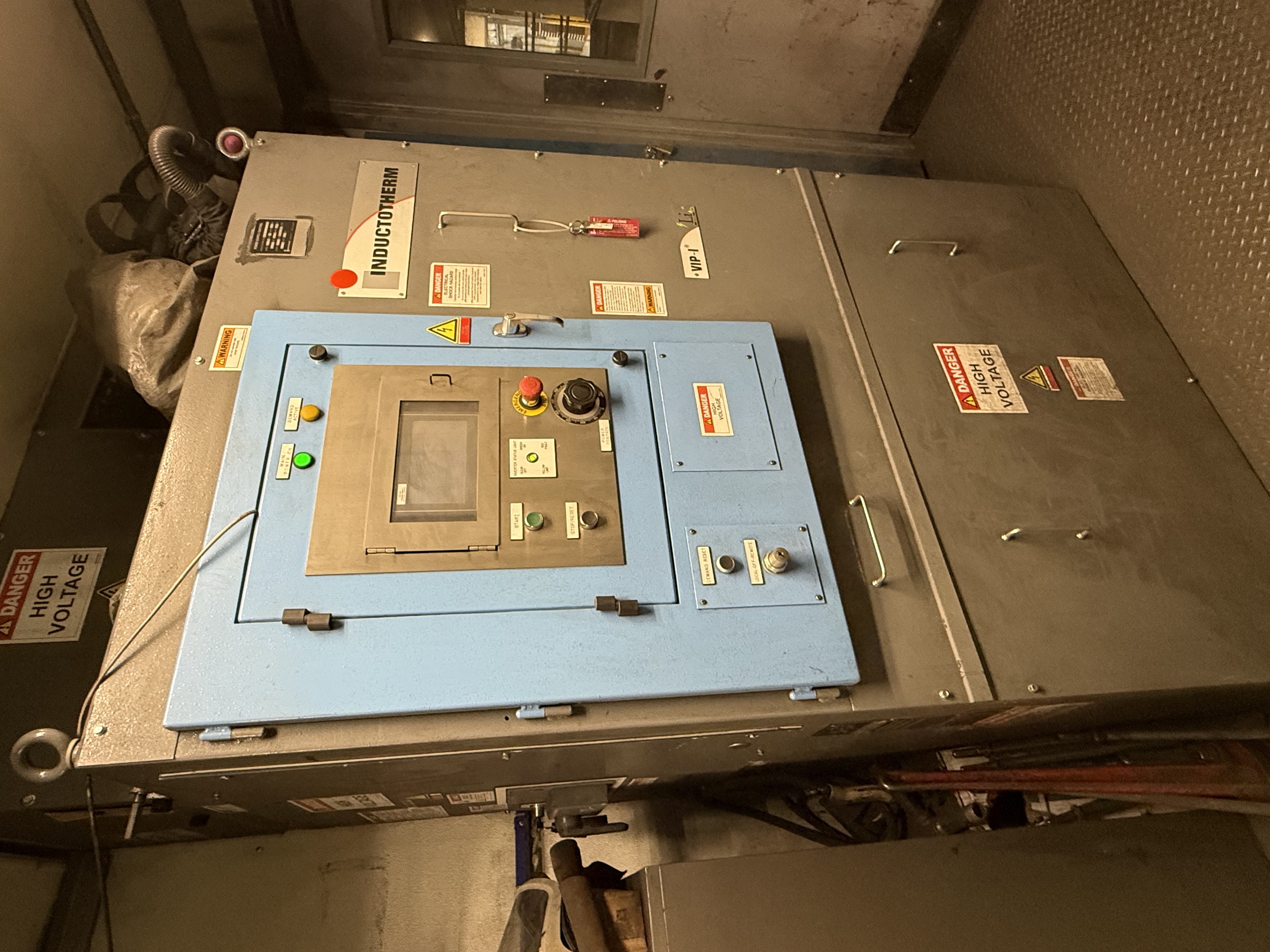 Four de coulée automatique INDUCTOTHERM, Press-Pour