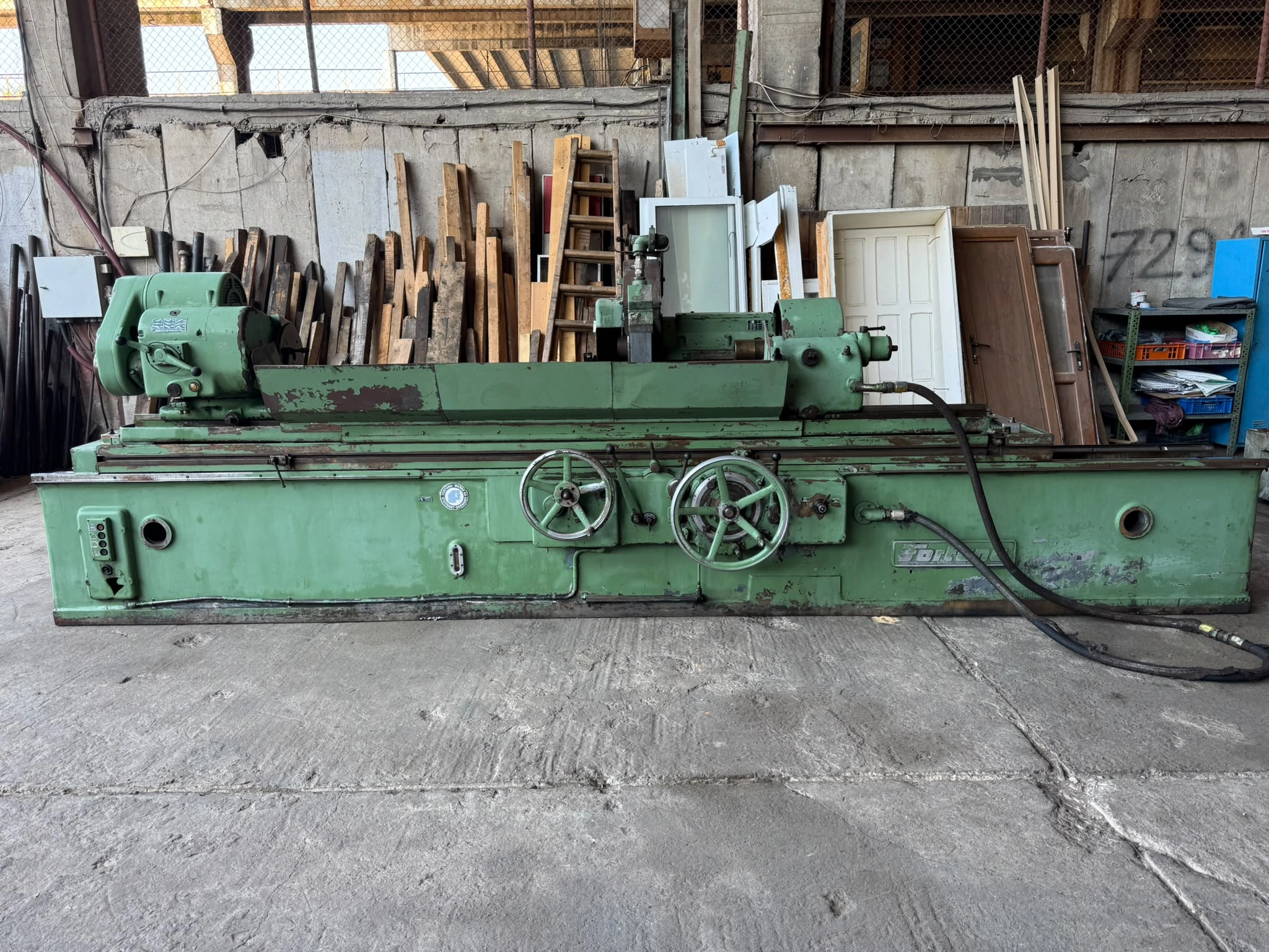 Rectifieuse cylindrique sans centre FORTUNA SF 600-2500