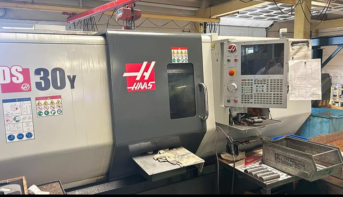 Tour motorisé cnc HAAS DS 30 Y d'occasion