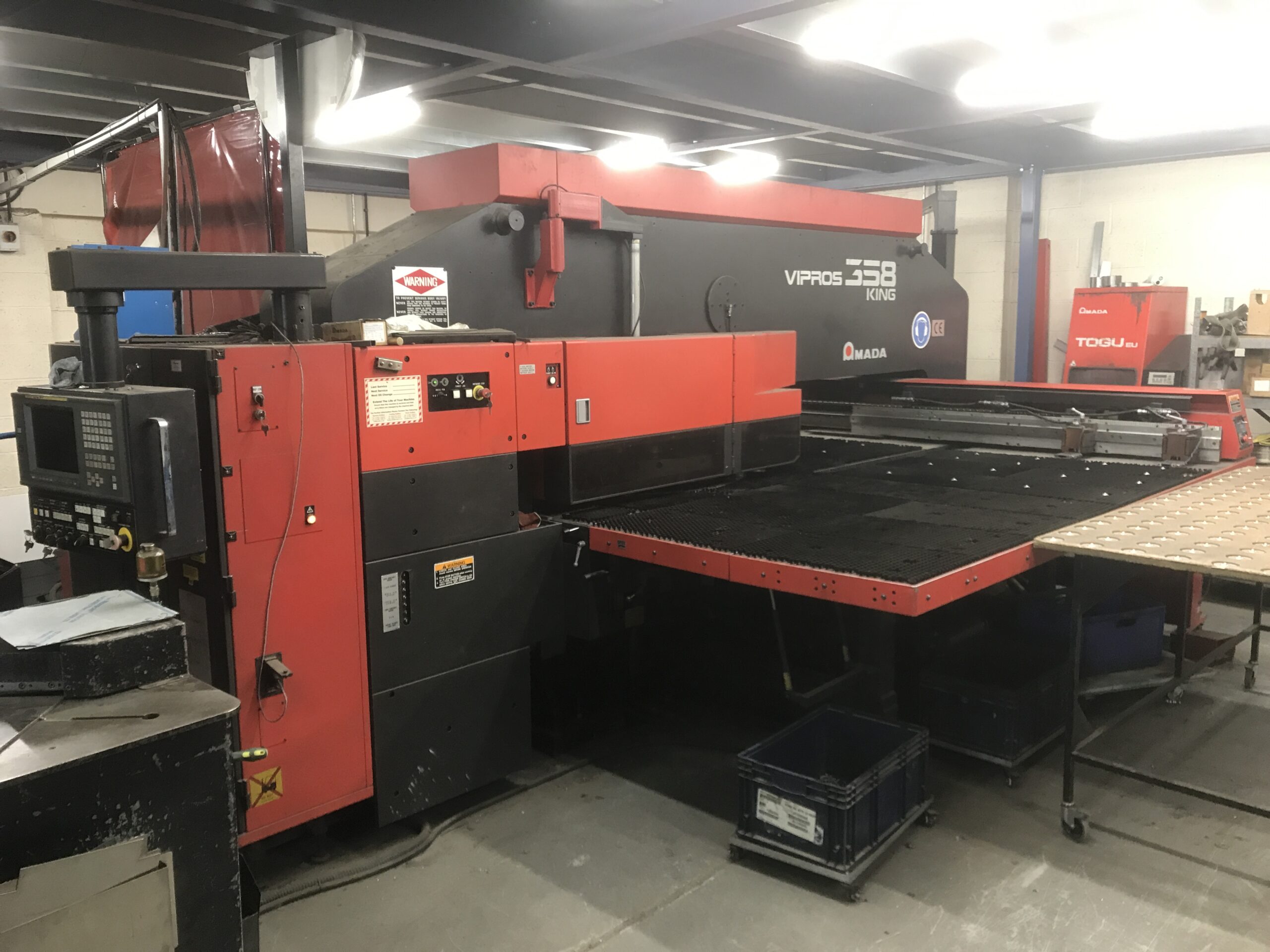 Poinçonneuse à cnc Amada Vipros 358