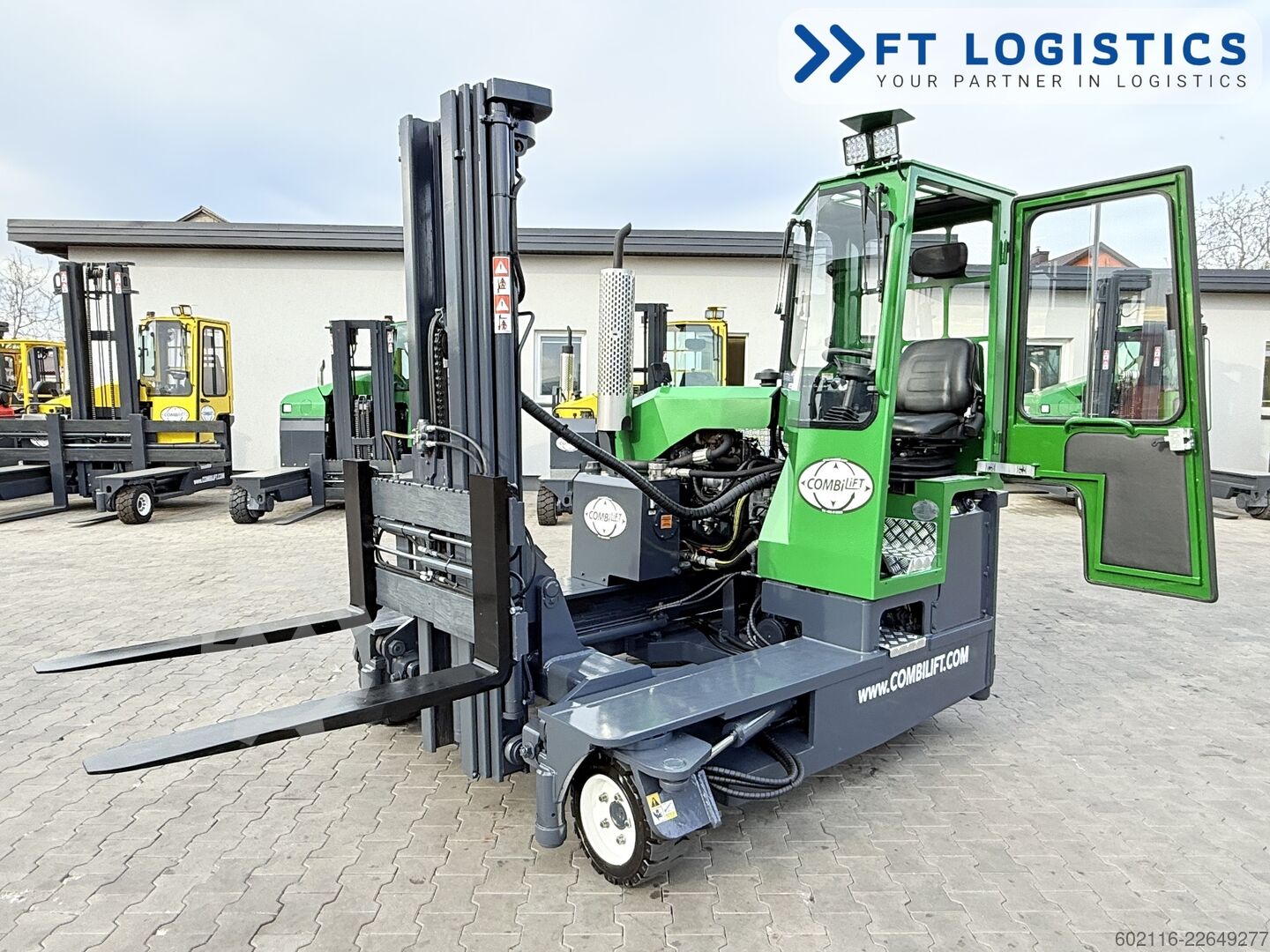 4-way forklift Combilift C3000 DIESEL TRIPLEX 5600 FREE-LIFT