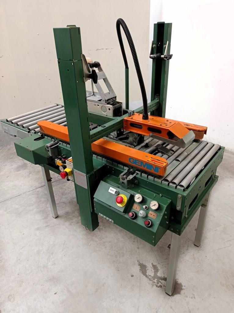 COMARME MOD. GEM-X50 - Machine à sceller les caisses d'occasion