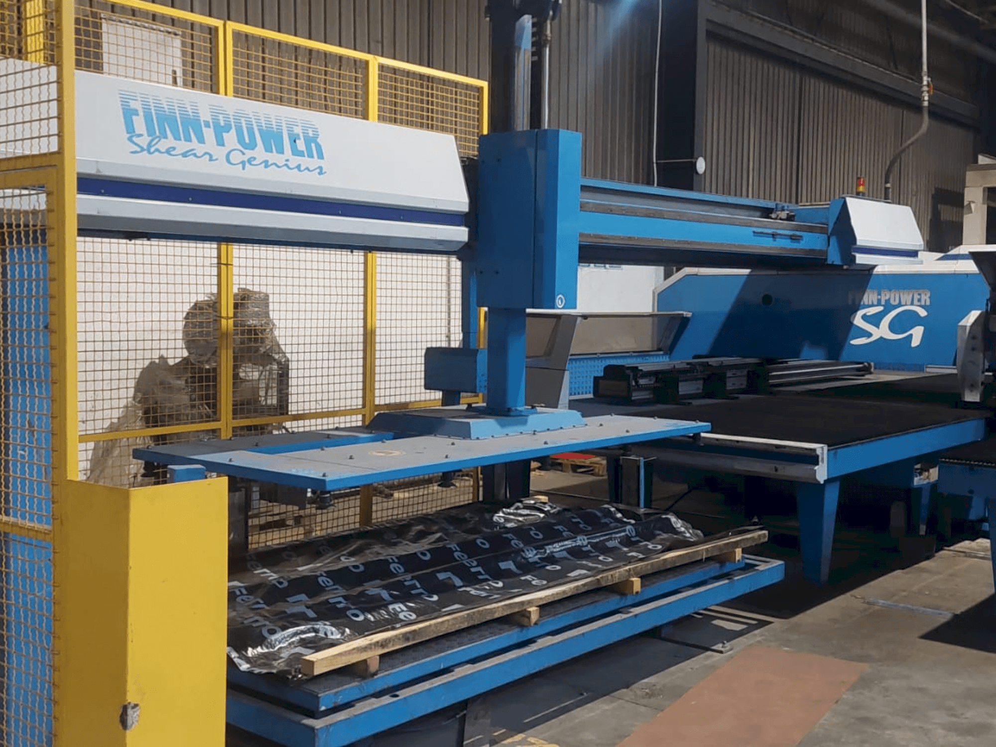 Poinçonneuse à cnc Finn-Power Shear Genius TRS 6 SBU