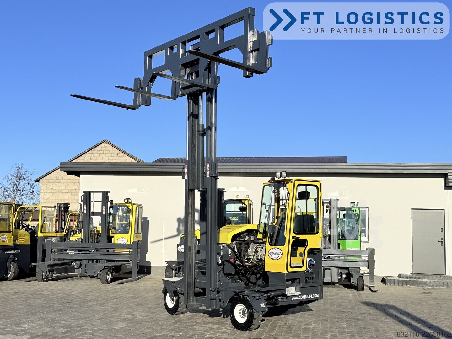 4-way forklift Combilift C3000XL DUPLEX SPREADER BEAM FREE LIFT