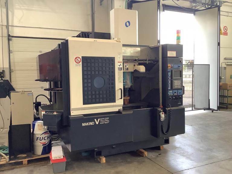 Centre d'usinage vertical Makino V55 d'occasion