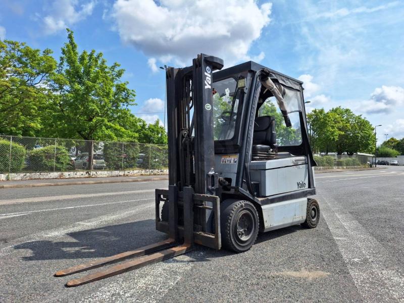 Chariot élévateur diesel Yale ERP30