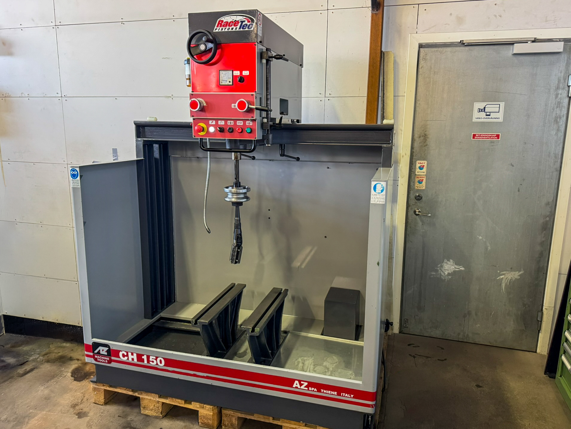 AZ : CH 150 - Machine de Rognage Verticale