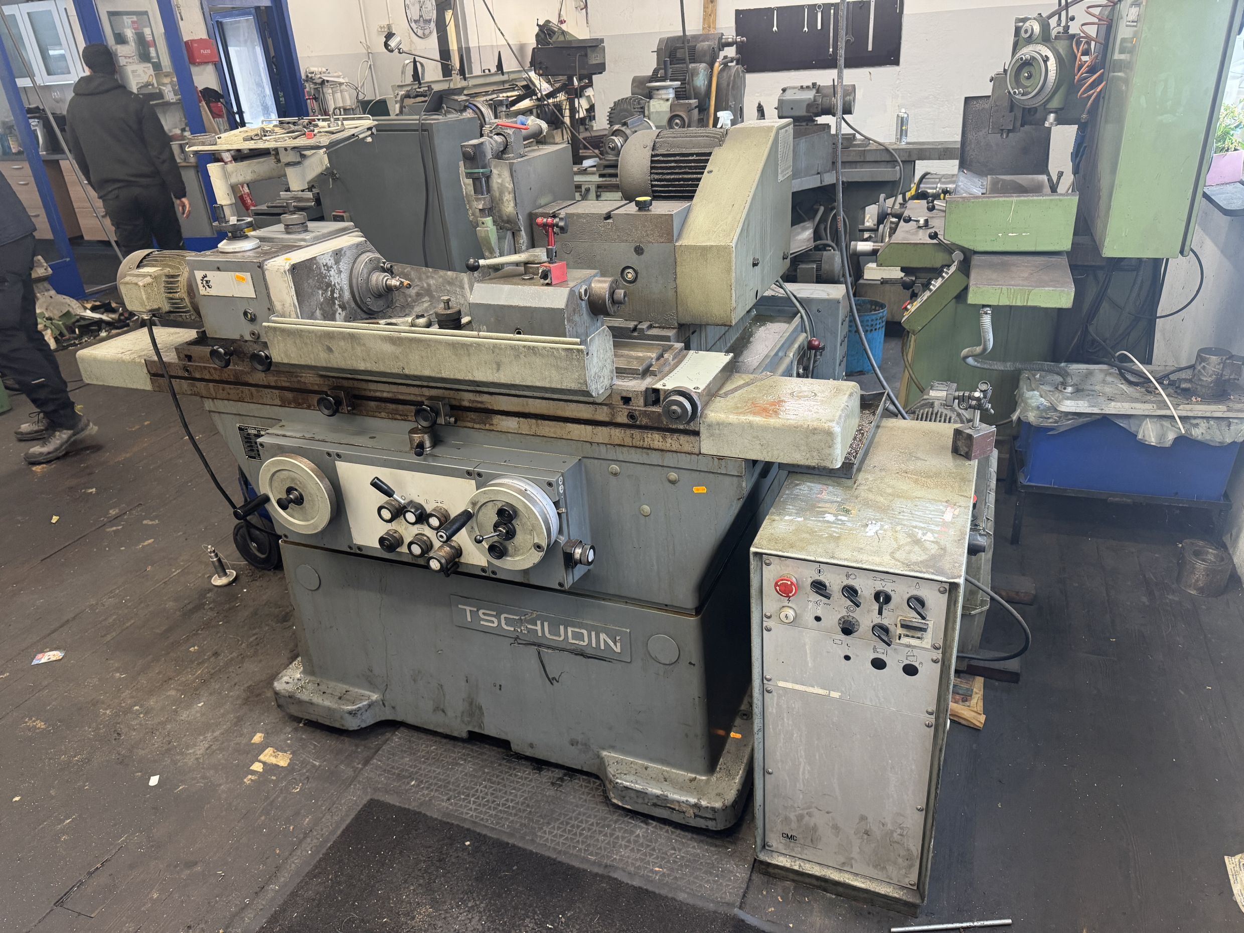 Rectifieuse cylindrique sans centre Tschudin HTG 410