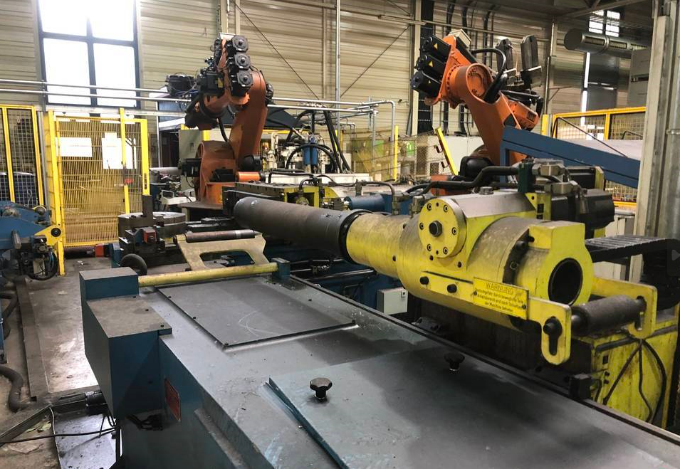 Cintreuse de tubes SCHWARZE ROBITEC CNC gietarka do rur SCHWARZE ROBITEC