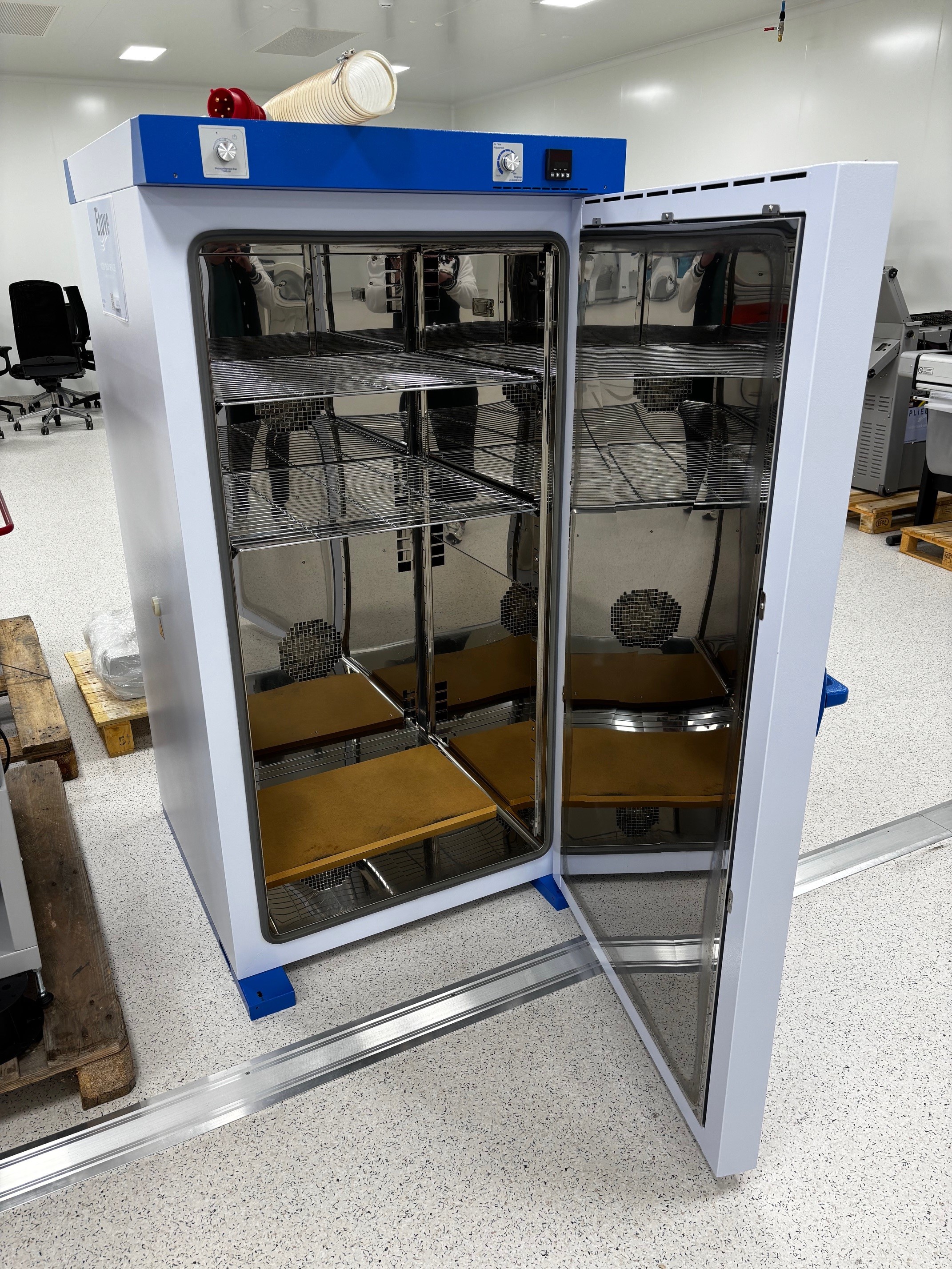 Incubateur de laboratoire France Etuves XU686 Faible nombre d'heures