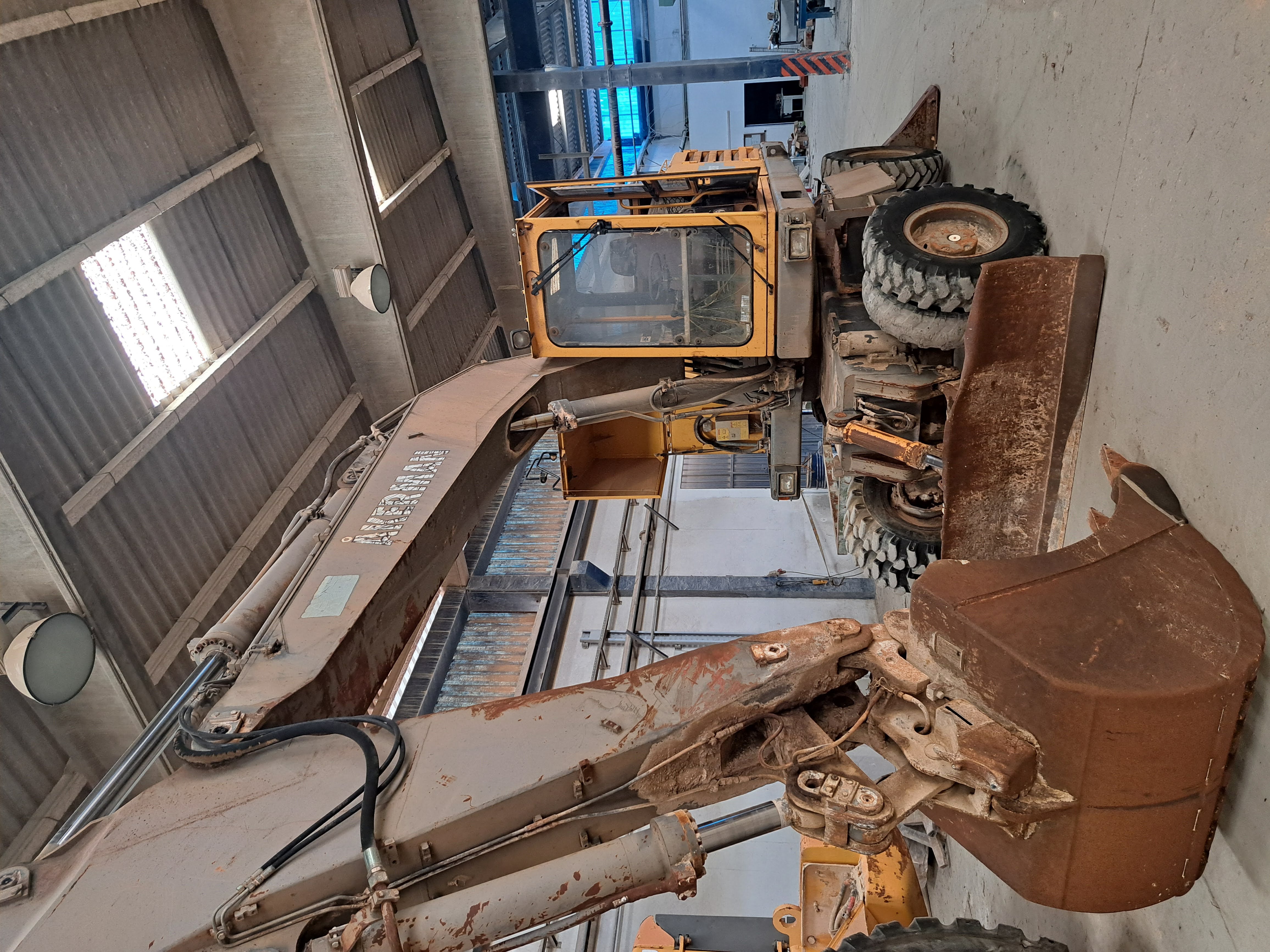 Excavateur Volvo AKERMAN EW230B