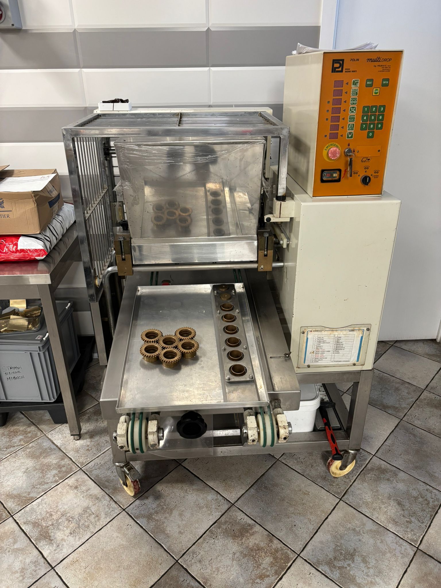 Machine à bonbons Polin multidrop MTR45
