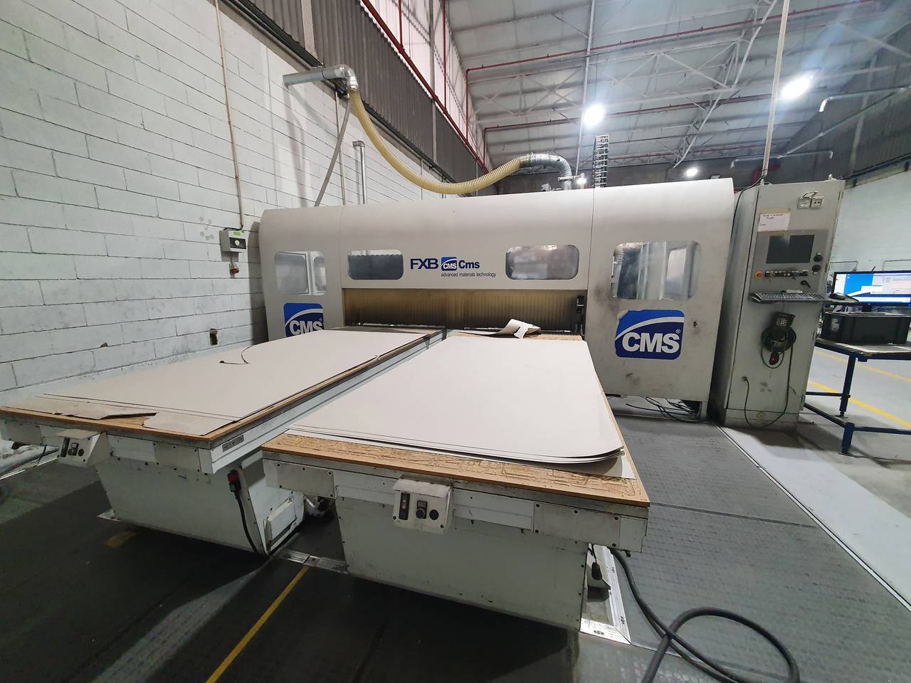 Centre d'usinage CNC pour le bois CMS FXB