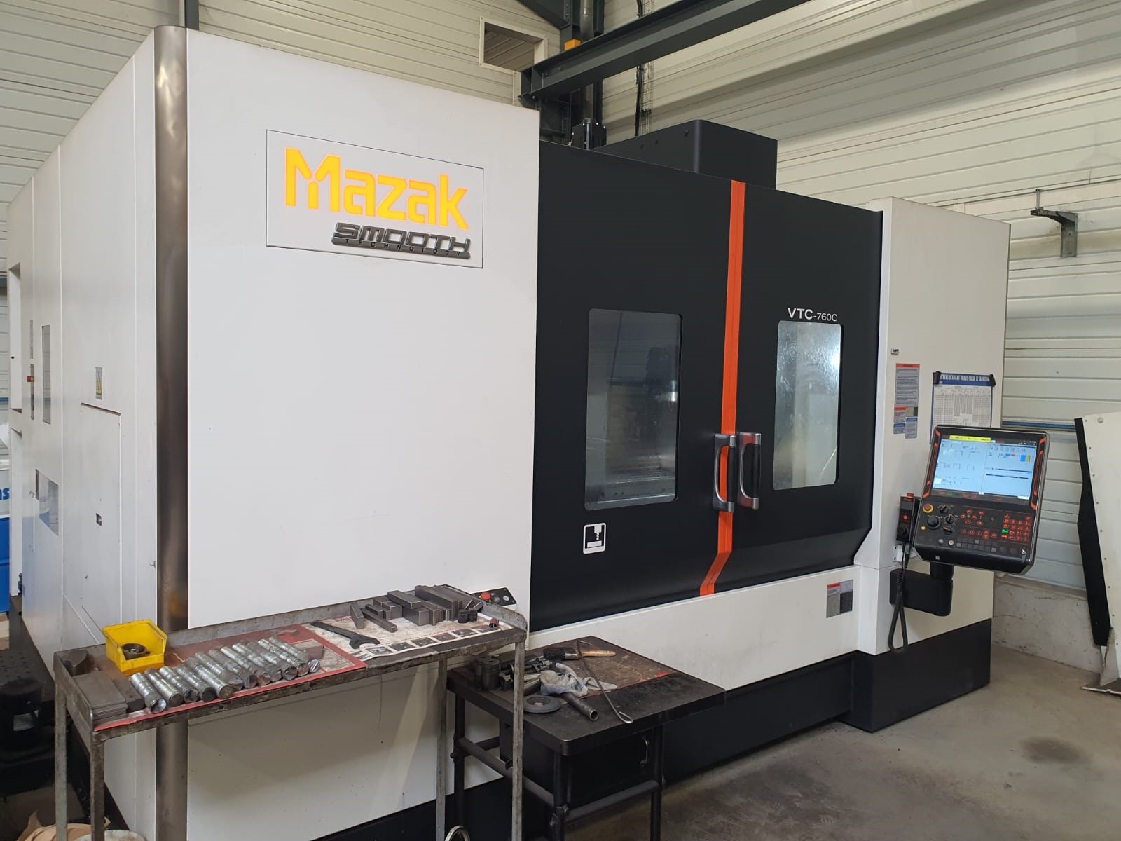 Centre d'usinage vertical MAZAK VTC 760C Faible nombre d'heures
