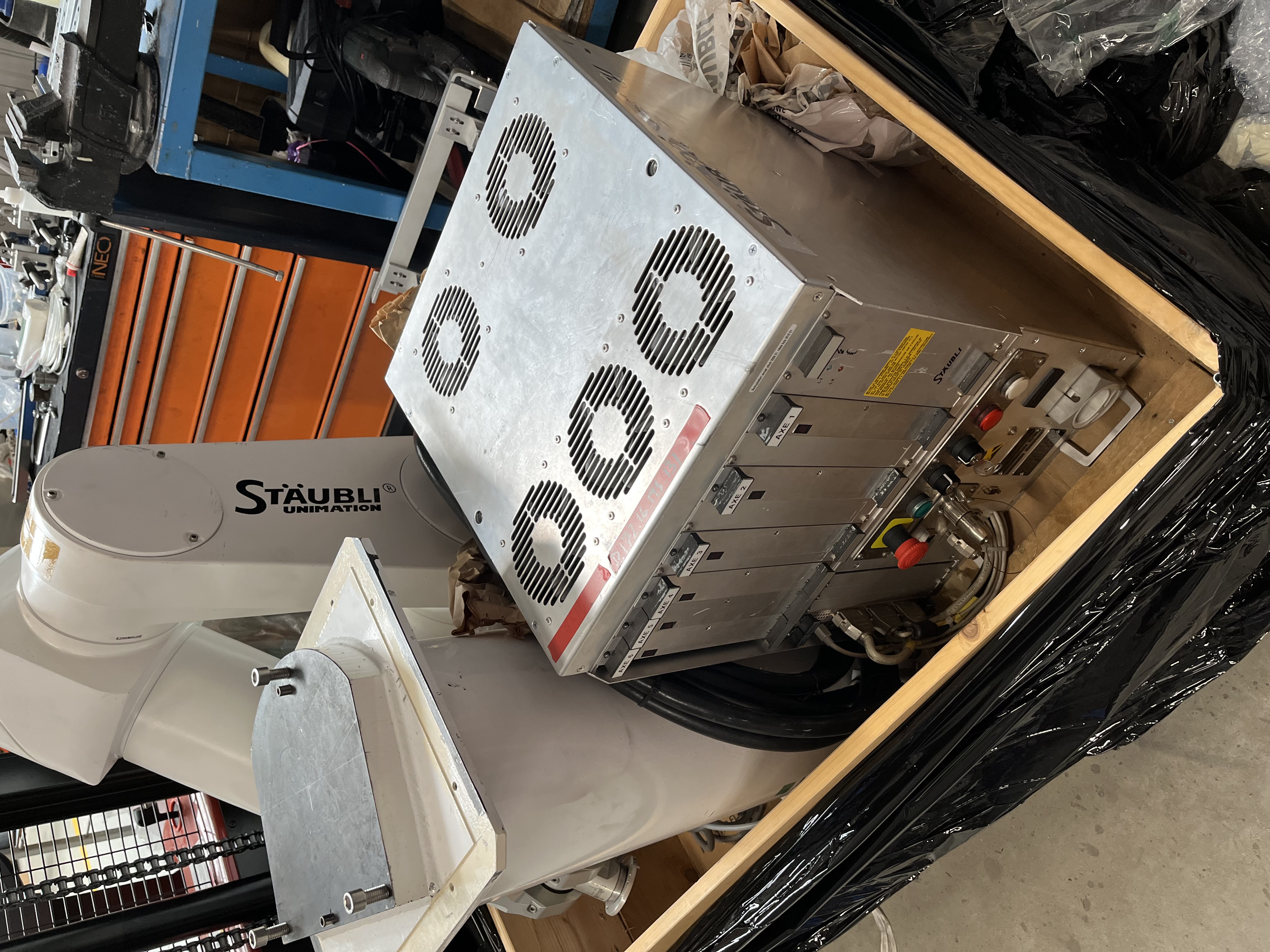 Robot industriel Staubli RX90
