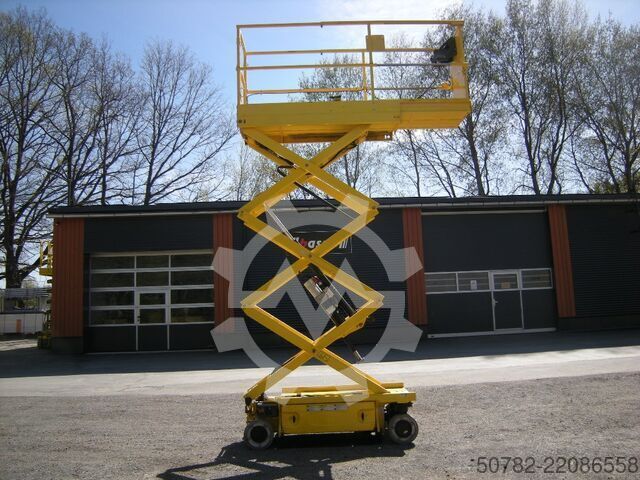 Scissor lift PB Lift PBS171-12ES Schmal mit Stützen