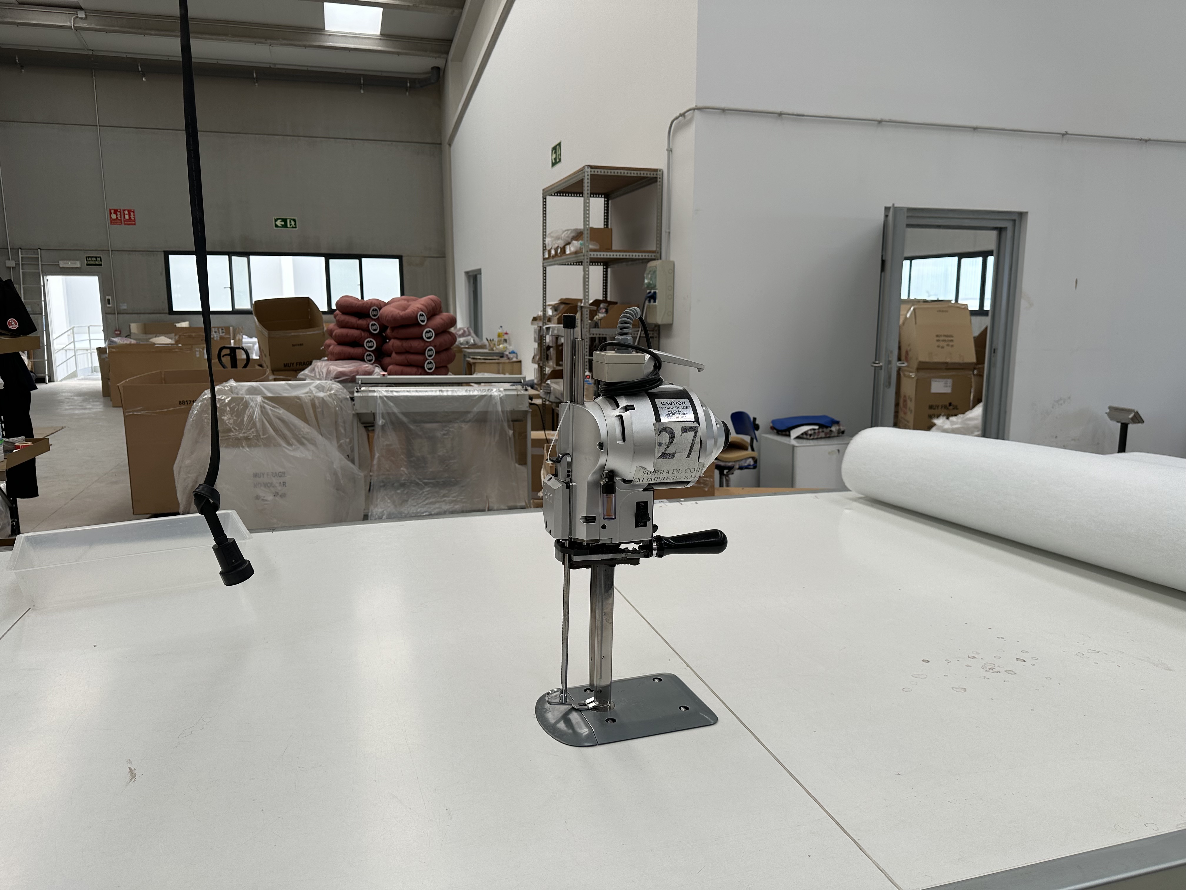 linea pro Ligne complète de coupe et d'étalage textile Autex Línea Pro à vendre avec 2 tables de 15 m et 2 coupeuses manuelles Hot deal