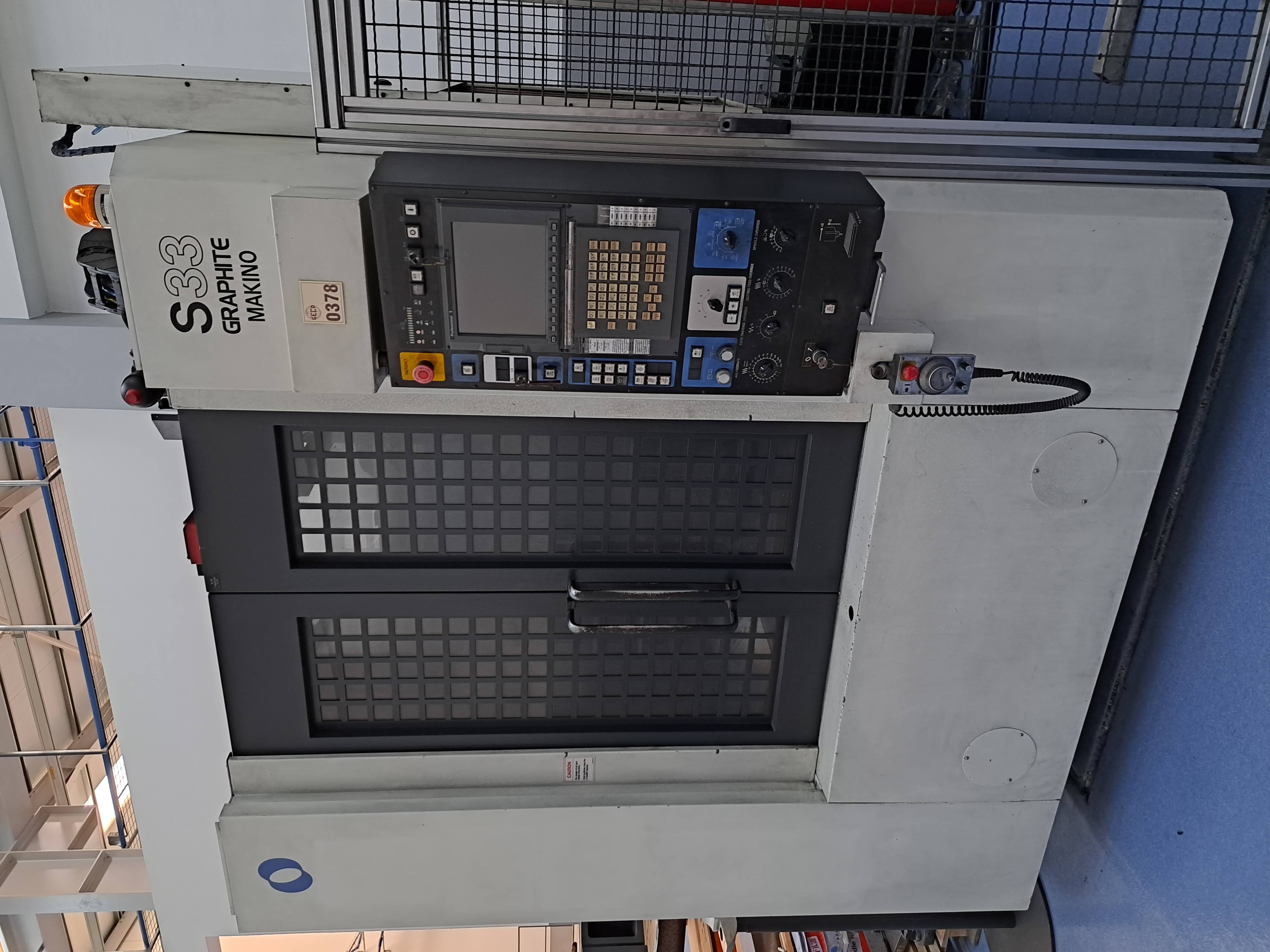 MAKINO S33-A30 Centre d'usinage - vertical