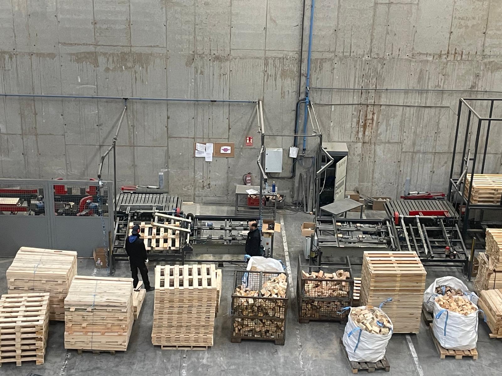 Machine semi-automatique pour la fabrication de palettes - DUPLAS