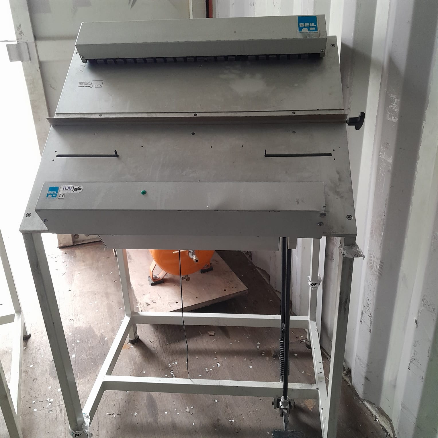 Coupeuse au format Beil 425 CPL H Euro