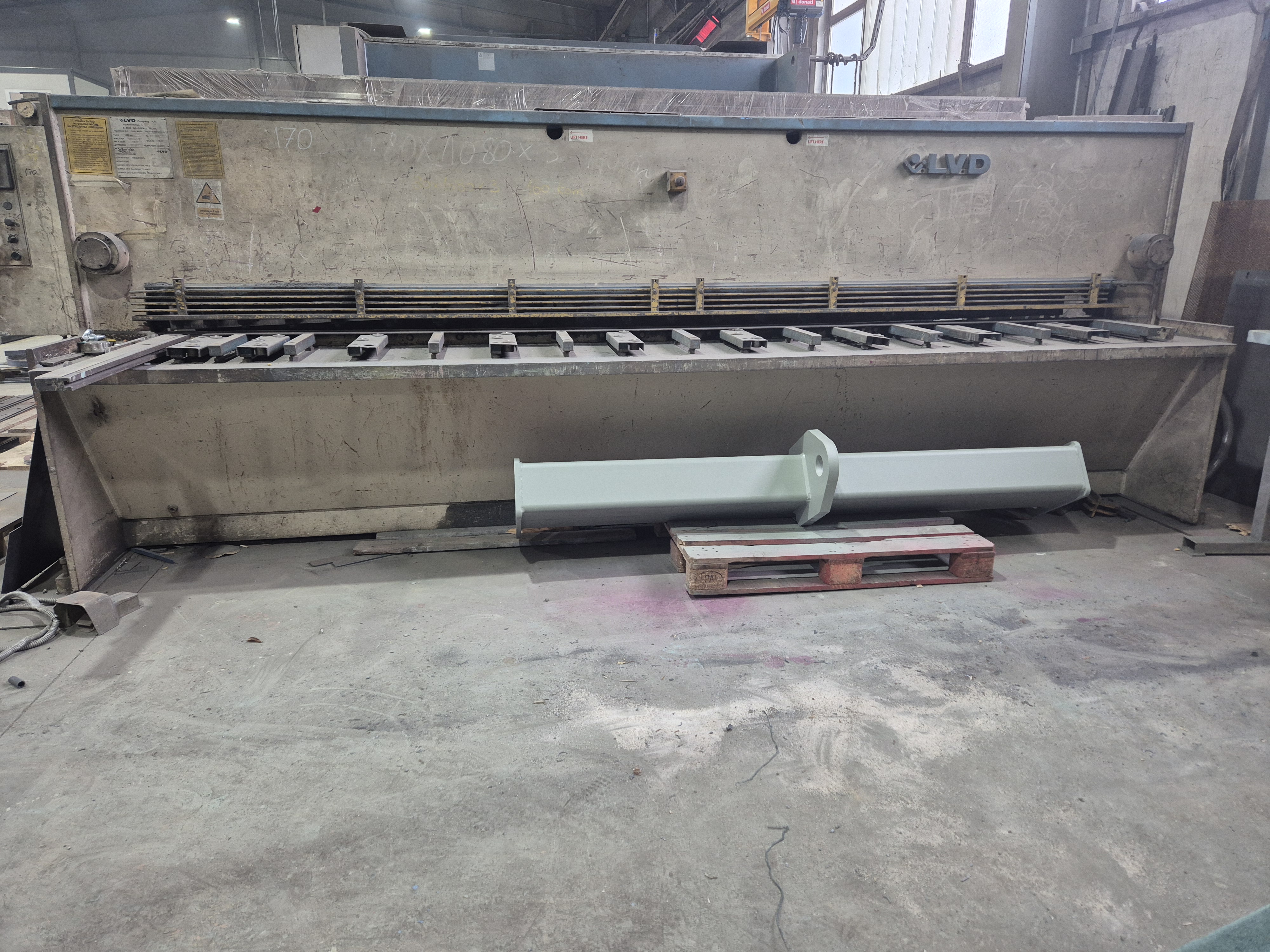 Cisaille guillotine hydraulique LVD HST 40/6
