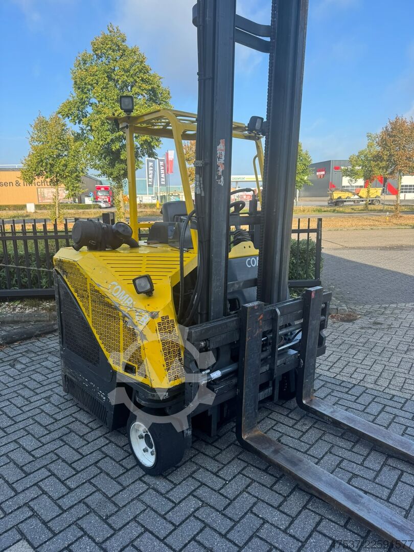 4-way forklift Combilift C2500CB