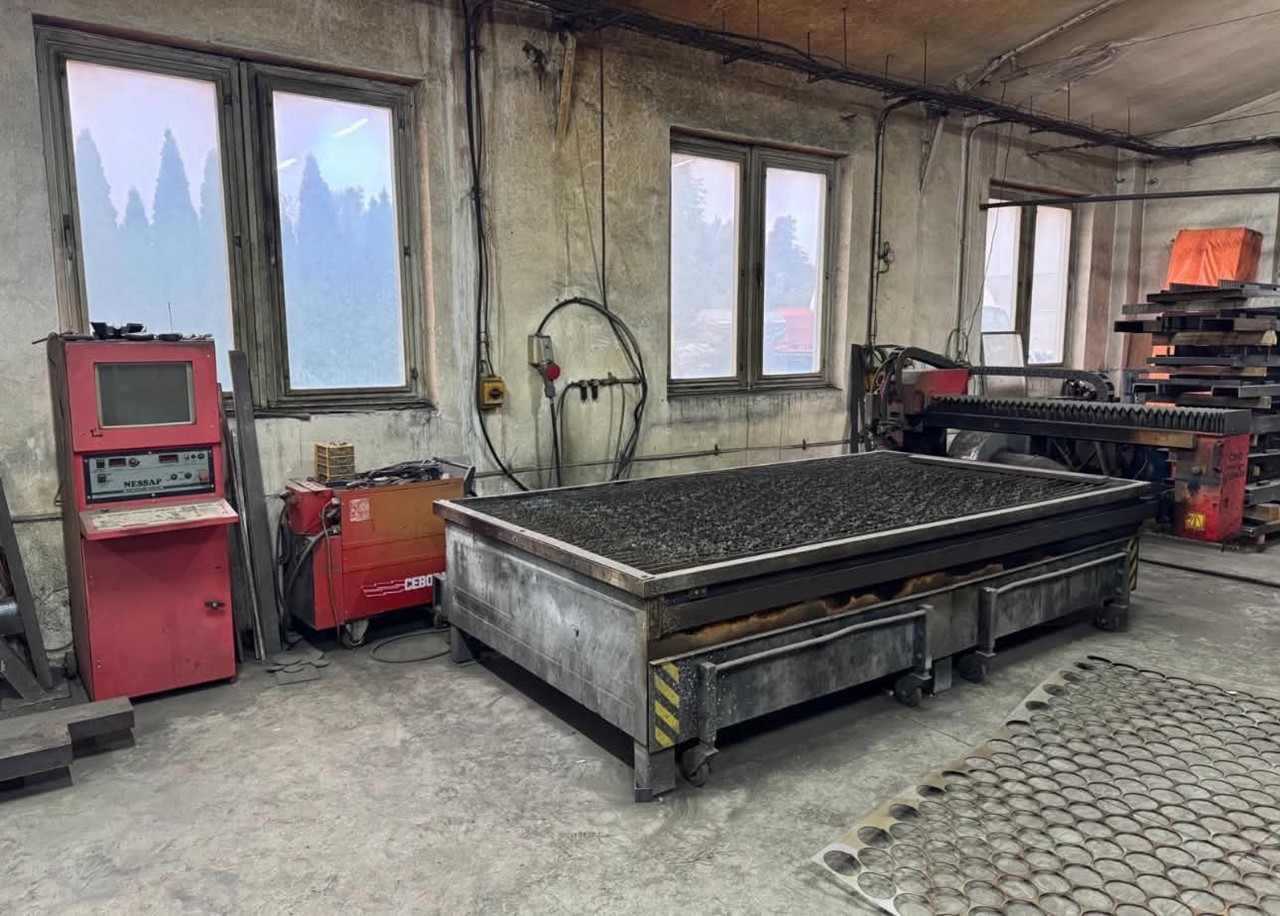 Machine de découpe plasma NESSAP 1600 STANDARD