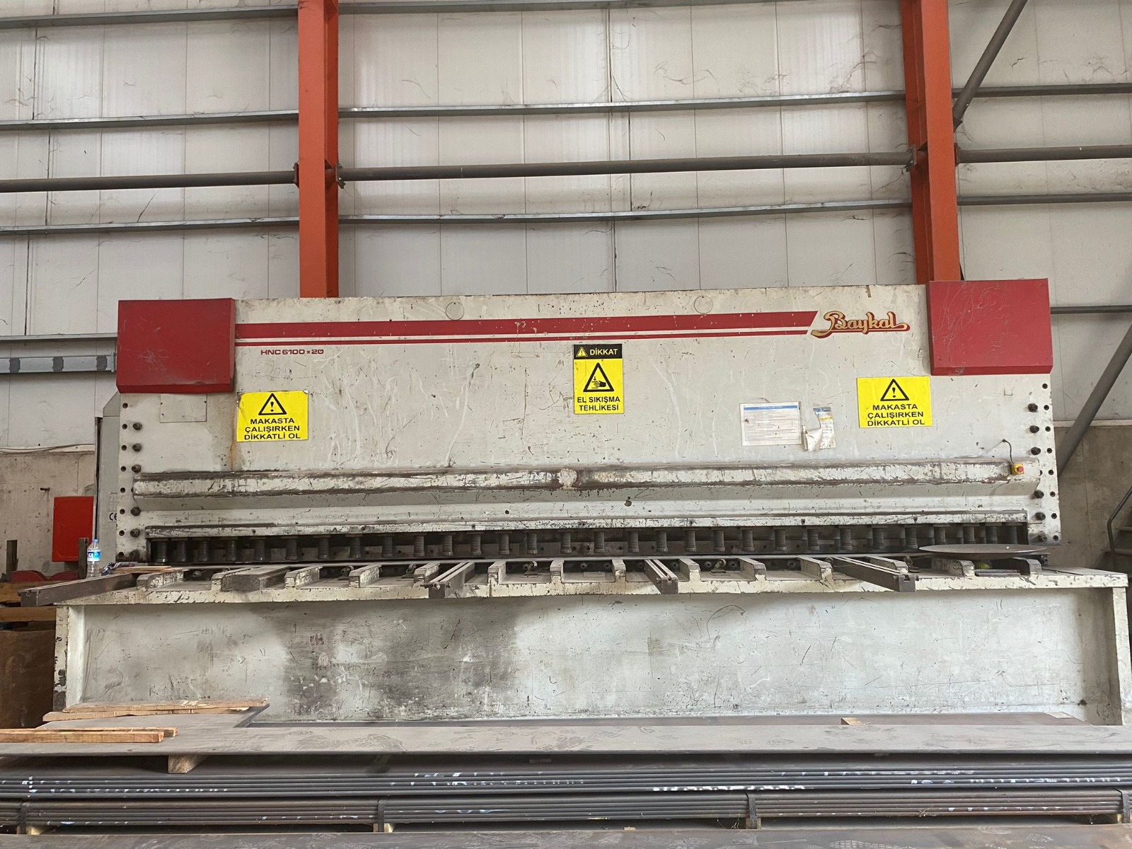 Cisaille CNC Baykal HNC 6100x20