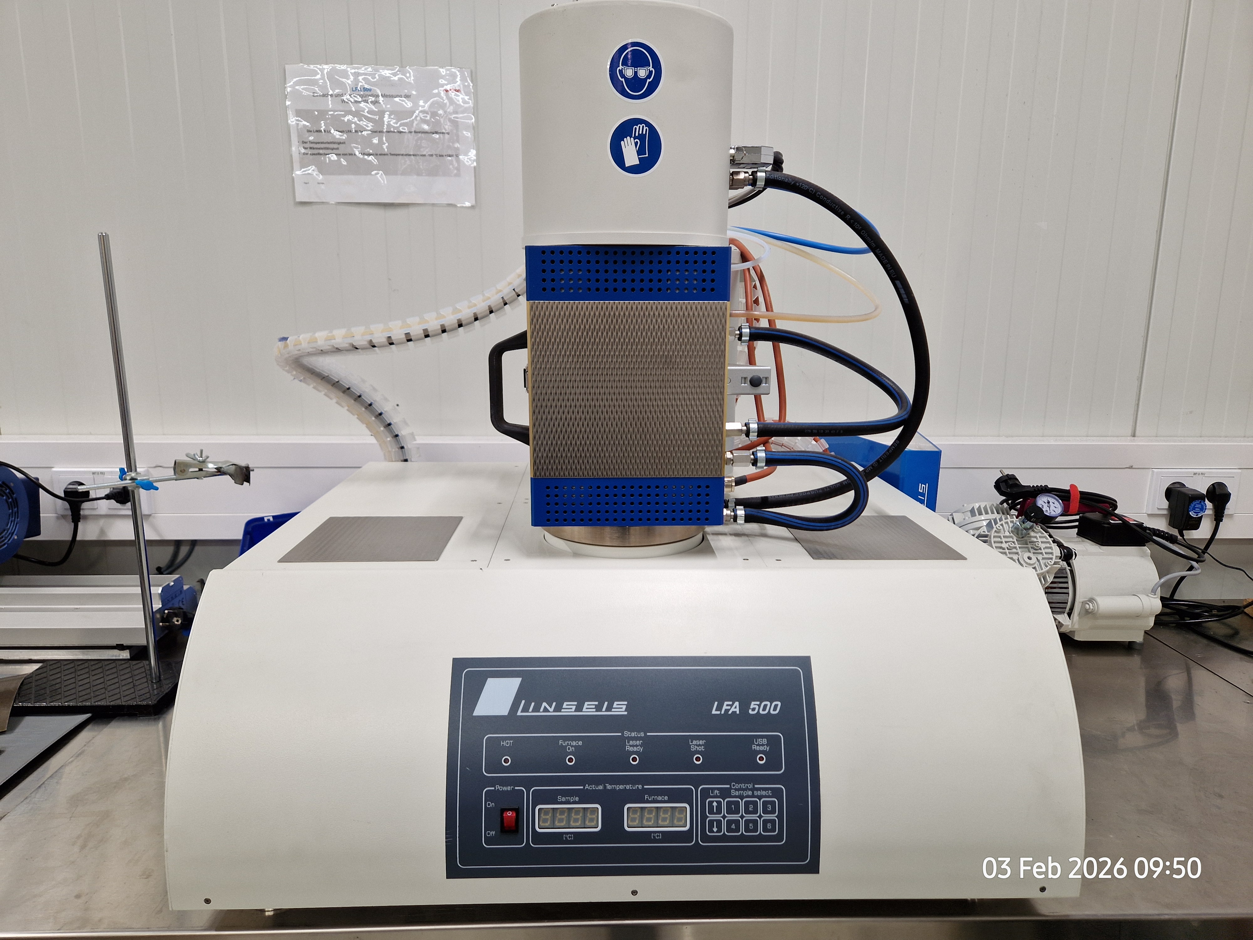 Spectromètre Linseis LFA 500