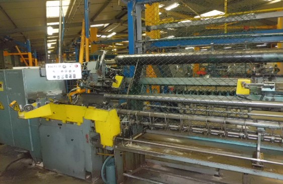 Machine pour tissage grillage simple torsion équipée avec enrouleur/compacteur WAFFIOS DF32