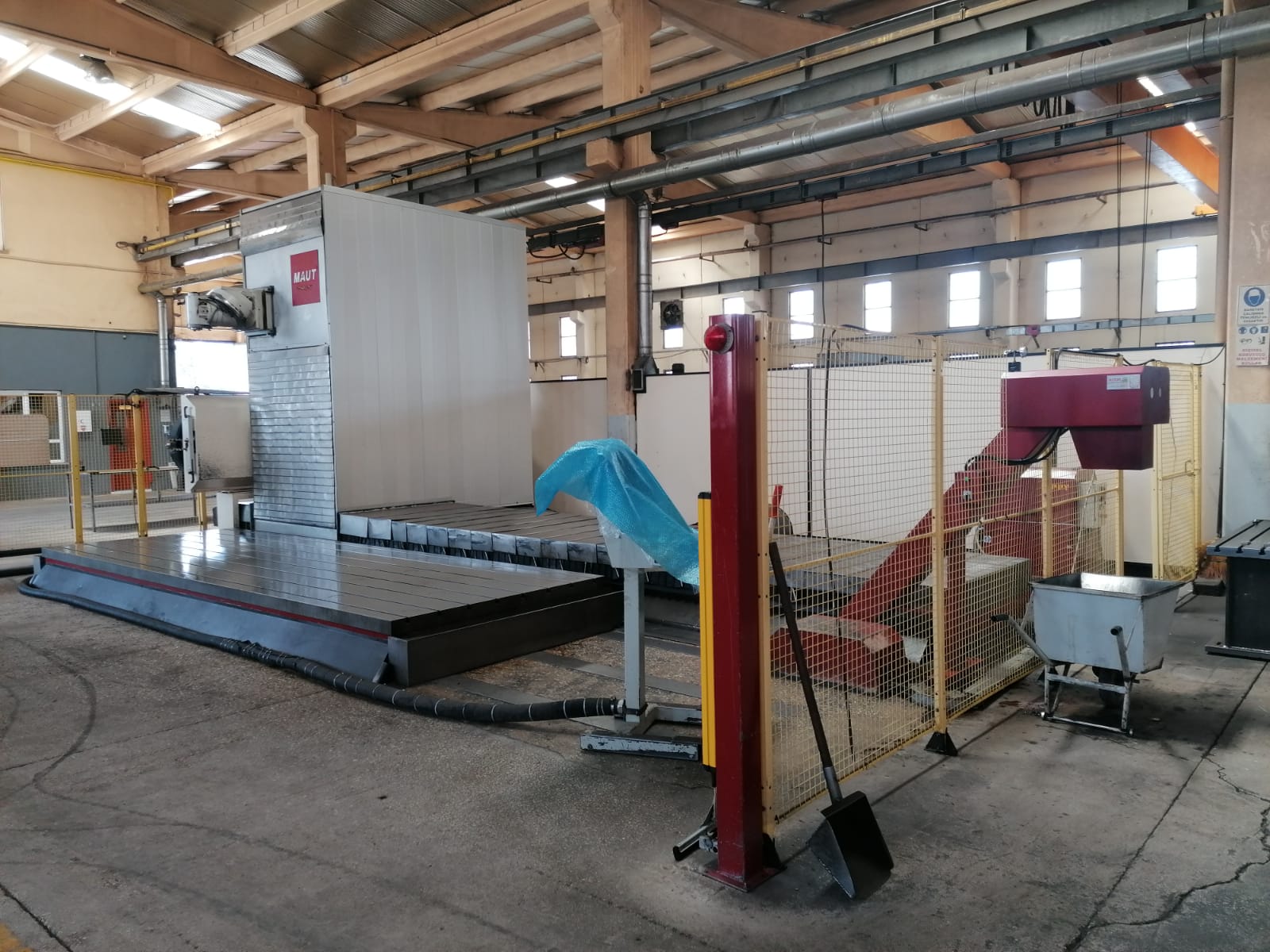 Fraiseuse cnc à banc fixe Maut CNC Milling Machine